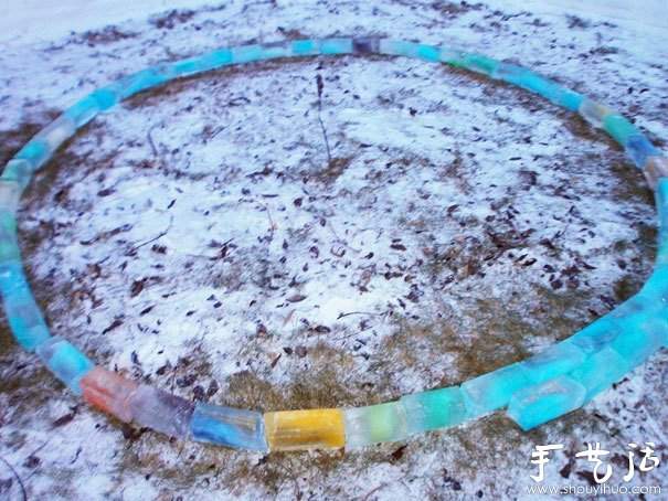 牛奶盒别丢掉 DIY超赞彩虹冰屋(图2)