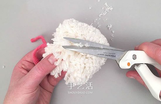 毛线球创意DIY 手工做一只超萌带披风的狗狗(图3) 毛线球创意DIY 手工做一只超萌带披风的狗狗(图3)