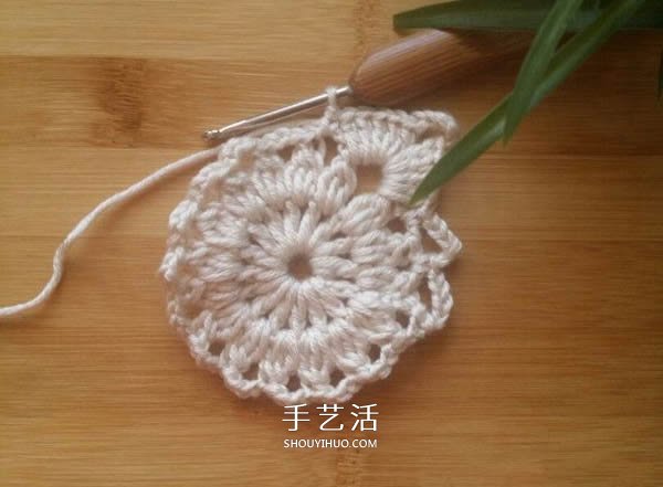 由单元花组合而成!手工钩针编织漂亮毯子图解(图6) 由单元花组合而成!手工钩针编织漂亮毯子图解(图6)