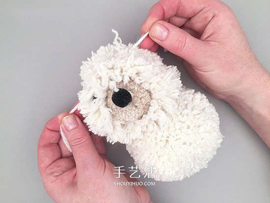 毛线球创意DIY 手工做一只超萌带披风的狗狗(图8) 毛线球创意DIY 手工做一只超萌带披风的狗狗(图8)