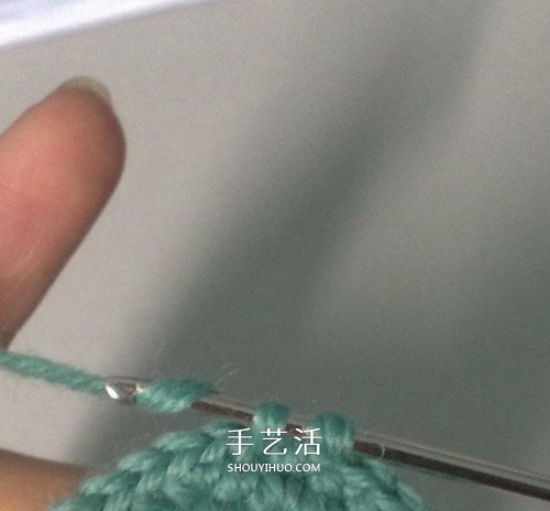 带提手收纳篮的编织方法 钩针编织毛线小篮子(图5) 带提手收纳篮的编织方法 钩针编织毛线小篮子(图5)