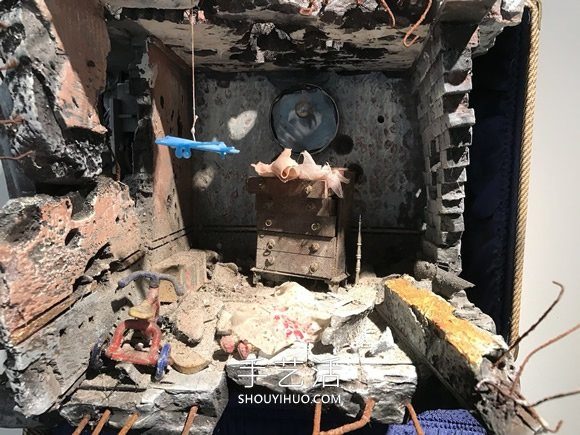 艺术家重建手提箱内难民对“家”的情感记忆(图7)