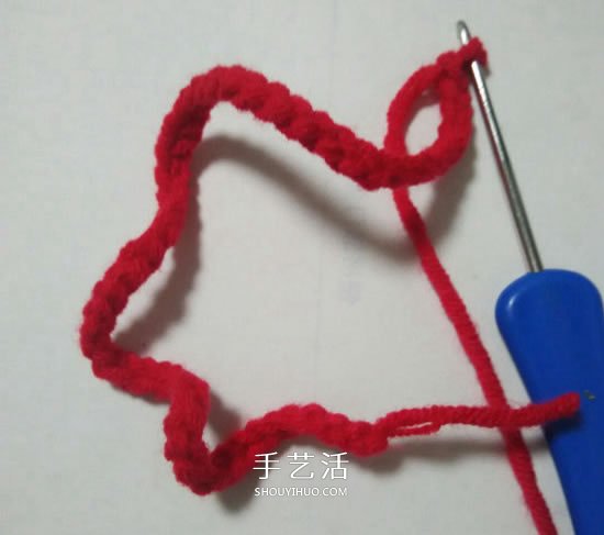 手工钩针编织圣诞花环挂饰的方法图解(图2)