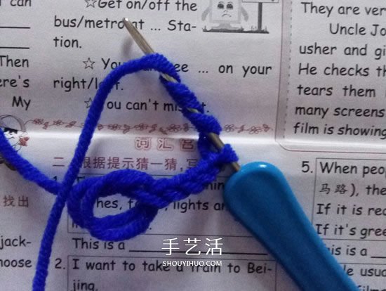 小巧可爱的装饰 手工钩针编织蝴蝶结的图解(图2)