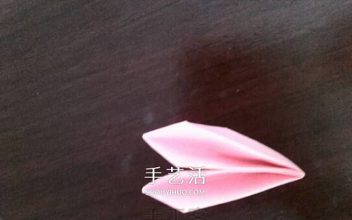 简单雪花的折叠方法 手工折纸雪花的图解教程(图5)