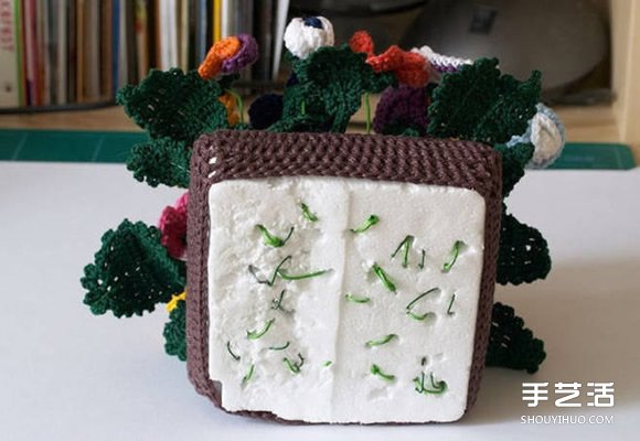 手工针织逼真的三色堇花盆栽花篮图解教程(图8)