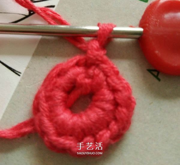 毛线小花的钩针编织图解 六瓣花朵的编织教程(图2)
