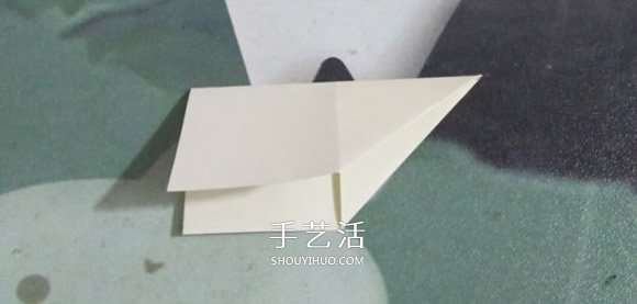 简易圣诞花环折纸图解 幼儿折圣诞花环的折法(图3)