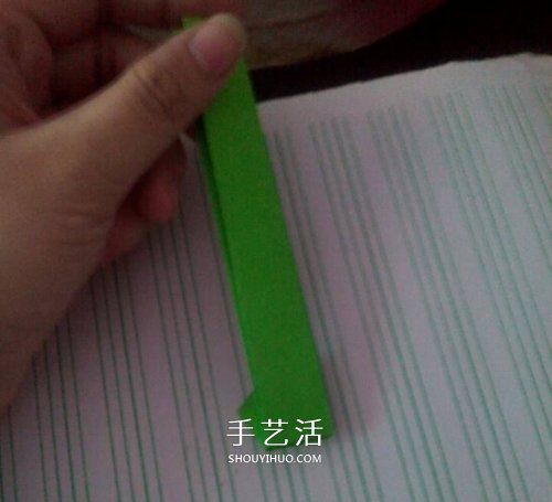 纸戒指的折法图解教程 折纸戒指简单又可爱(图7)