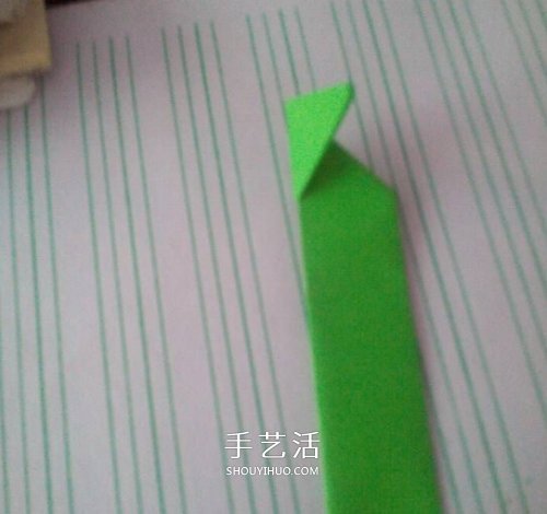 纸戒指的折法图解教程 折纸戒指简单又可爱(图6)