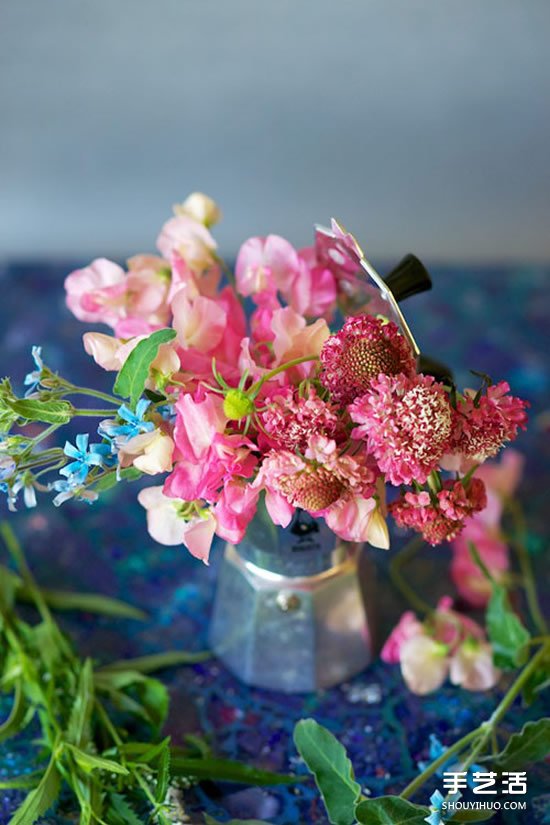 废旧咖啡机变身花器 朴实味道的花瓶DIY教程(图6)