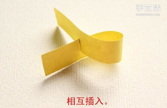 幼儿园降落伞手工制作 纸条降落伞的做法图解(图3)