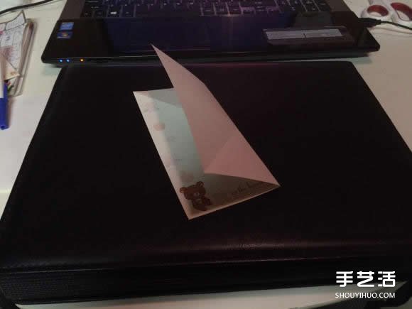自带夹页功能的个性书签的折法图解教程(图2)