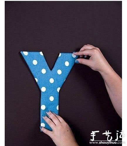 利用硬纸板和不织布DIY英文字母的方法(图6)