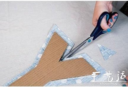 利用硬纸板和不织布DIY英文字母的方法(图4)