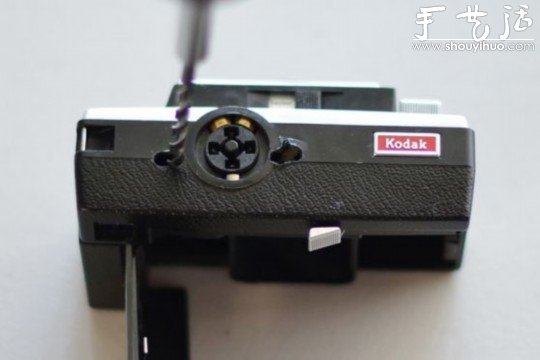 旧相机DIY改装成iPhone手机充电插座(图3)