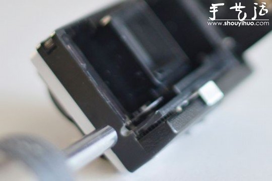 旧相机DIY改装成iPhone手机充电插座(图5)