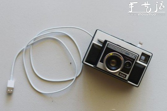 旧相机DIY改装成iPhone手机充电插座(图6)