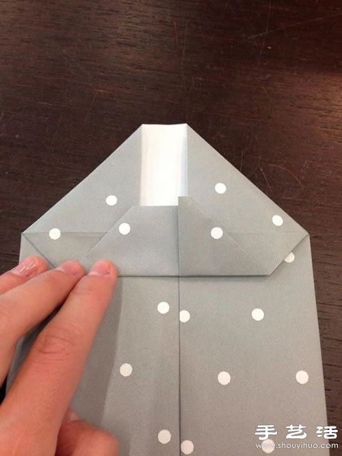 手工折纸制作经典的礼品包装袋(图7) 手工折纸制作经典的礼品包装袋(图7)