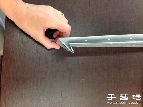 手工折纸制作经典的礼品包装袋(图15) 手工折纸制作经典的礼品包装袋(图15)