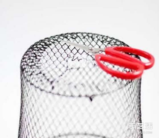 铁丝网垃圾桶废物利用DIY制作漂亮的灯罩(图1)
