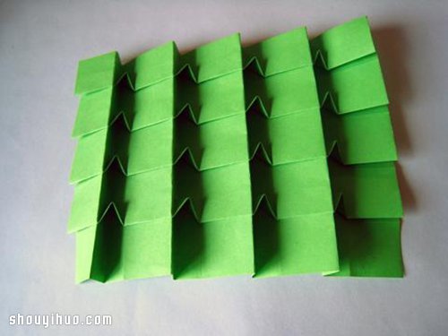 一张纸折纸立体圣诞树手工DIY制作图解教程(图6)