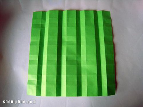 一张纸折纸立体圣诞树手工DIY制作图解教程(图4)