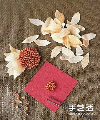 玉米叶制作花朵的方法 玉米叶DIY仿真花教程(图4)