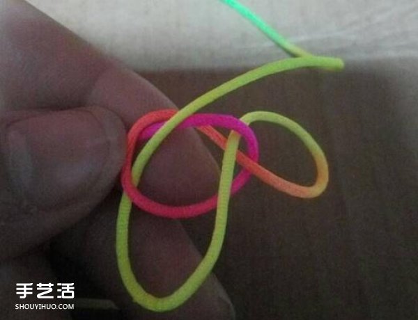 简单冰花结的编织方法 手工编冰花结的步骤图解(图3)