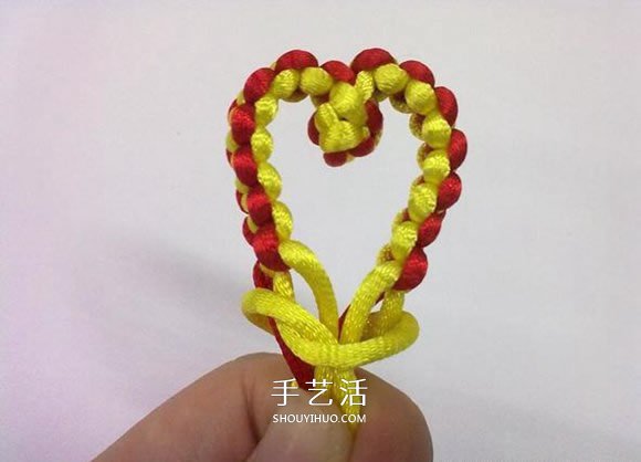 心形同心结怎么编图解 情人节爱心的编织方法(图11)
