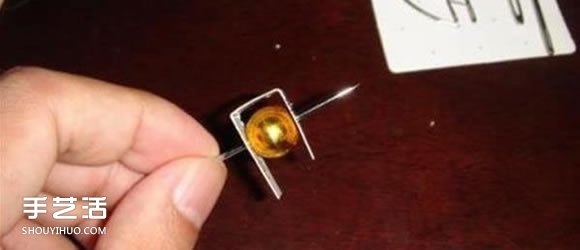 三色球的编织方法图解 用道具编三色球小挂件(图2)