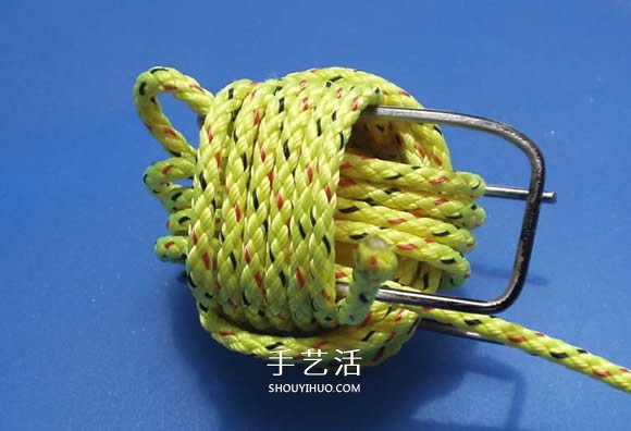 绳子编织球体的方法 怎么用绳编圆球小挂件(图7)