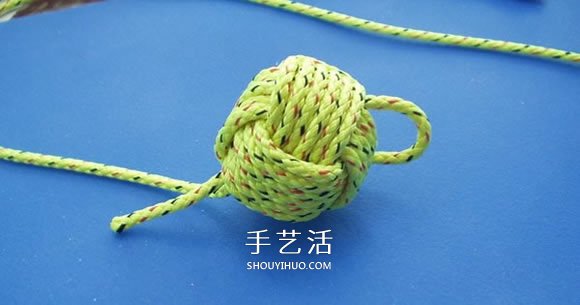 绳子编织球体的方法 怎么用绳编圆球小挂件(图10)