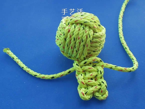 绳子编织球体的方法 怎么用绳编圆球小挂件(图12)