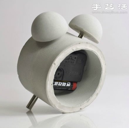 DIY充满现代工业气息的混凝土闹钟(图4)