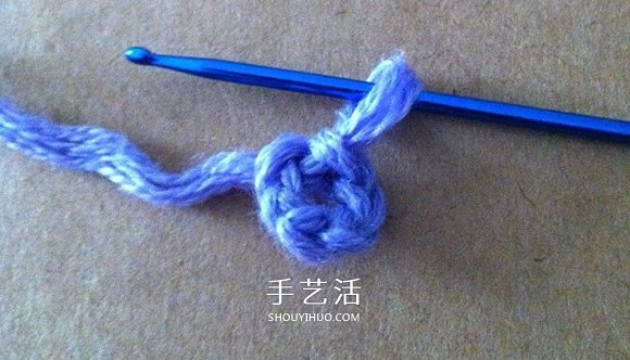 两层双色五瓣花的钩法 手工钩针编织五角星花(图2)