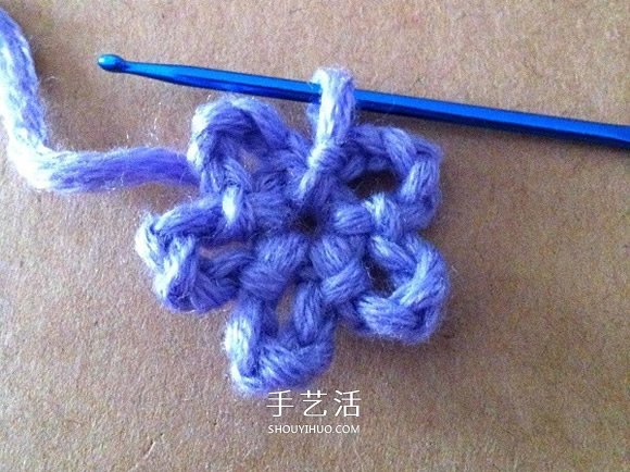 两层双色五瓣花的钩法 手工钩针编织五角星花(图5)