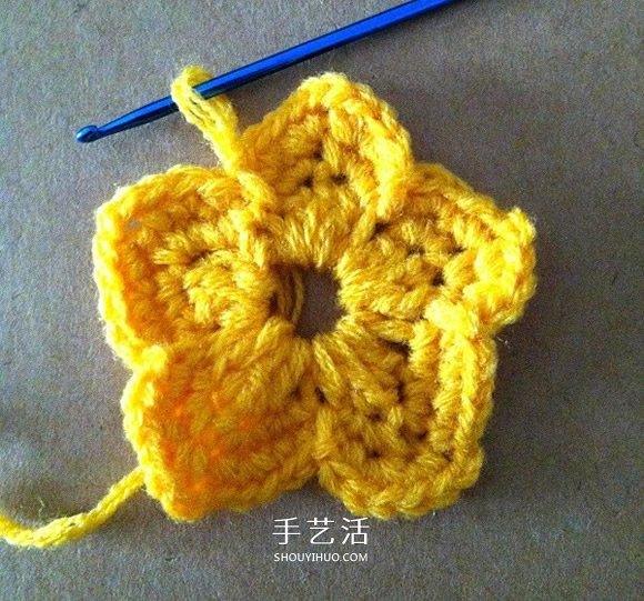 两层双色五瓣花的钩法 手工钩针编织五角星花(图13)