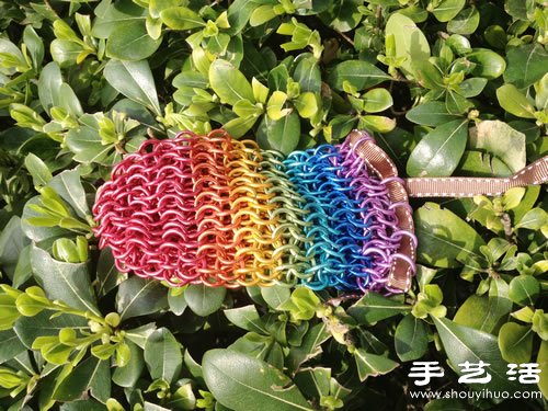 利用金属线DIY制作漂亮彩虹袋子(图3)