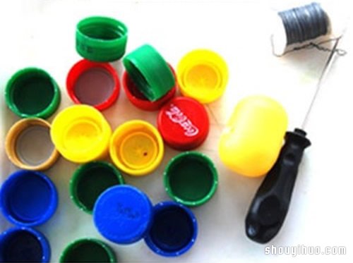 幼儿手工：简单瓶盖小蛇玩具手工制作方法(图2)