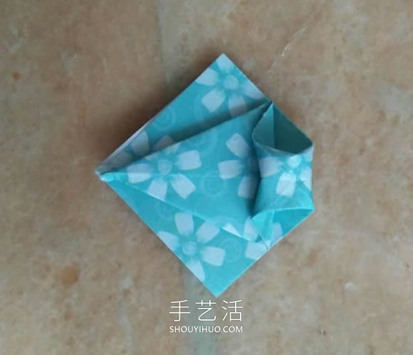 简单折纸漂亮雨伞的折法图解教程(图7) 简单折纸漂亮雨伞的折法图解教程(图7)