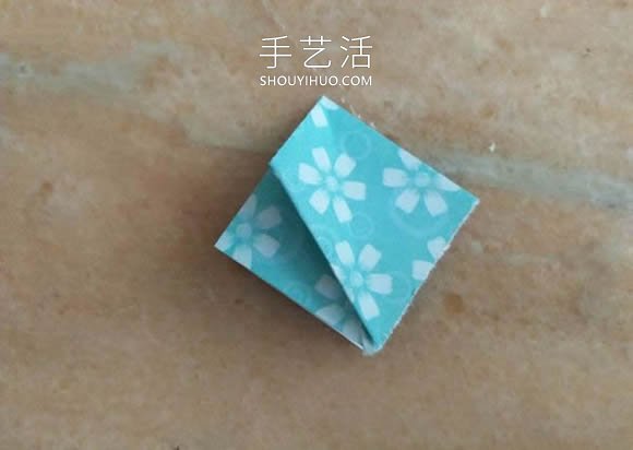 简单折纸漂亮雨伞的折法图解教程(图5) 简单折纸漂亮雨伞的折法图解教程(图5)