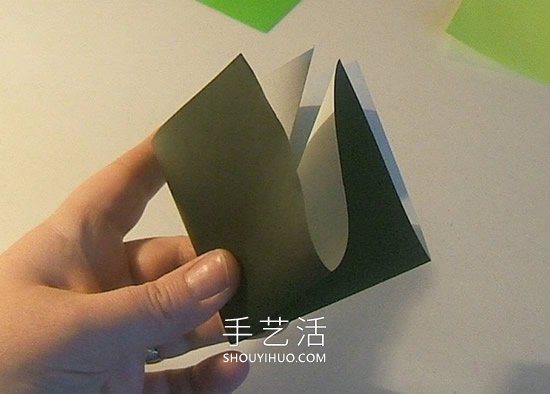 简单折纸立体圣诞树的折法详细步骤图(图7) 简单折纸立体圣诞树的折法详细步骤图(图7)