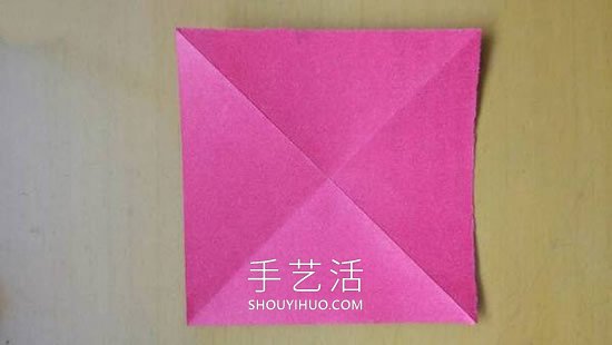 婴儿小衣裤折叠方法教程(图2) 婴儿小衣裤折叠方法教程(图2)