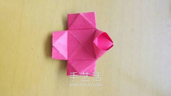 婴儿小衣裤折叠方法教程(图5) 婴儿小衣裤折叠方法教程(图5)