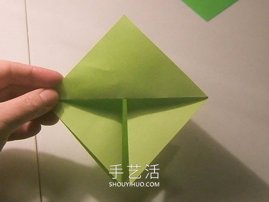简单折纸立体圣诞树的折法详细步骤图(图23) 简单折纸立体圣诞树的折法详细步骤图(图23)