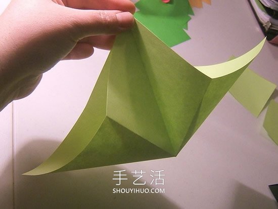 简单折纸立体圣诞树的折法详细步骤图(图20) 简单折纸立体圣诞树的折法详细步骤图(图20)