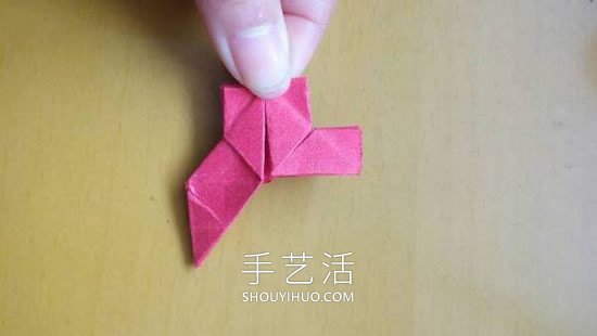 婴儿小衣裤折叠方法教程(图7) 婴儿小衣裤折叠方法教程(图7)