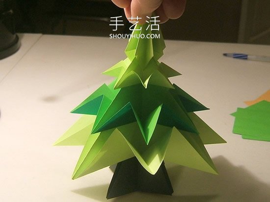 简单折纸立体圣诞树的折法详细步骤图(图34) 简单折纸立体圣诞树的折法详细步骤图(图34)