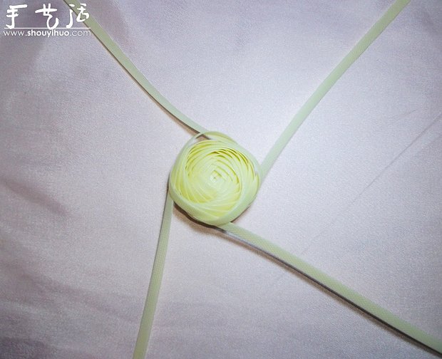 编织带手工编织漂亮鲜花教程(图6) 编织带手工编织漂亮鲜花教程(图6)